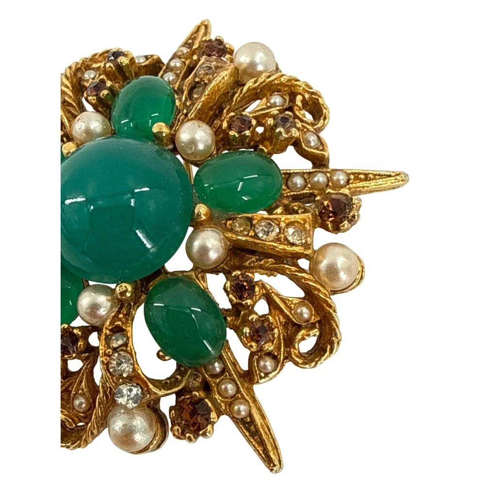 Art Wear art brooch